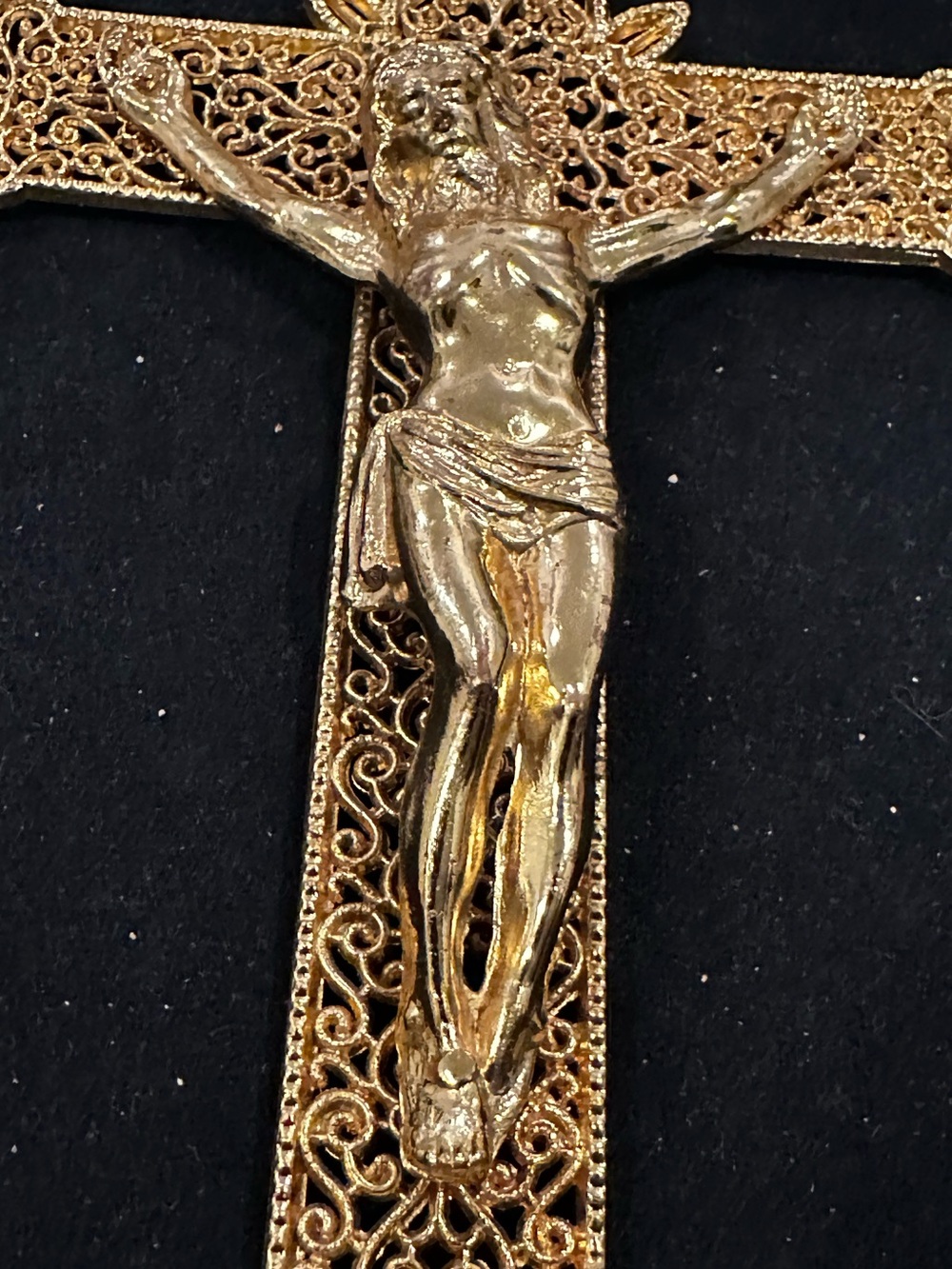 Vintage Ornate Filigree Wall Crucifix INRI Jesus On Cross - Picture 5 of 6